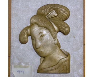 japanese-lady-wooden-sculpture-art