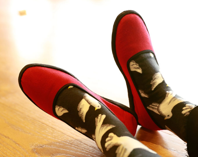 red-handmade-cloth-shoes-with B