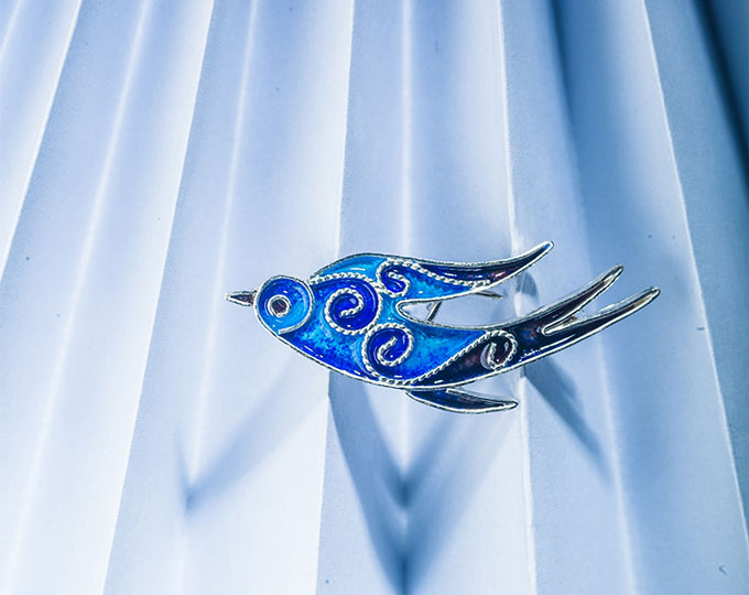 飞燕银花丝珐琅胸针中国传统手工艺饰品银饰品
