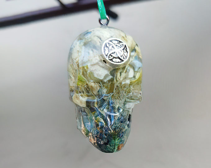 botanical-skull-necklace A