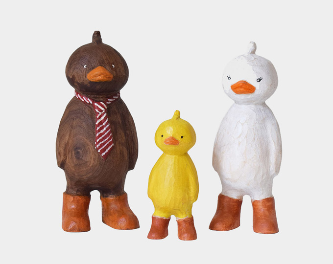 duck-family-wood-carving-lovely