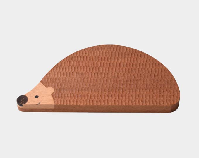 hedgehog-wooden-plate-japanese