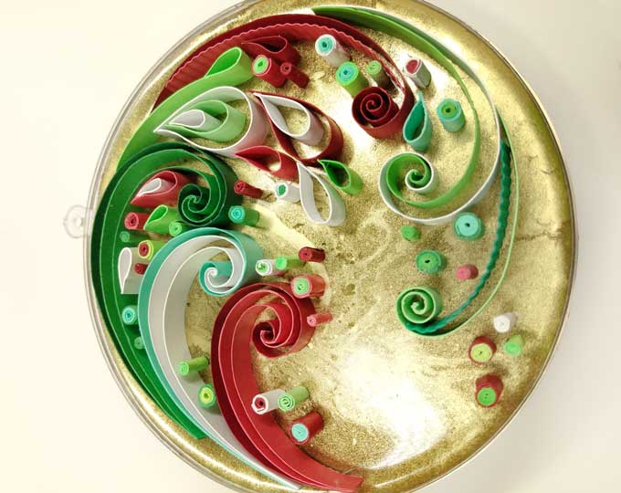 whimsical-swirly-quilled-ornament