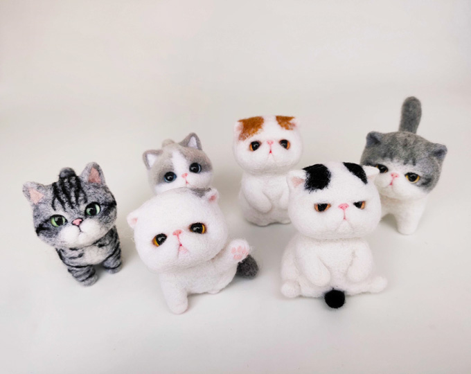 handmade-wool-felt-mini-kitty