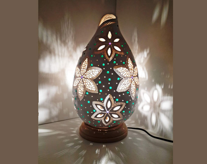 flower-handmade-gourd-lamp