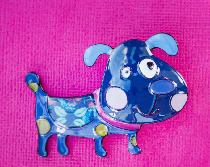 chums-the-happy-dog-brooch