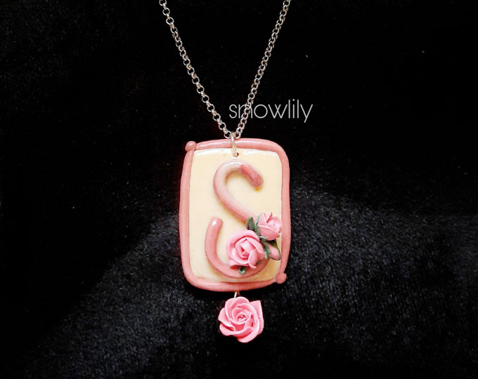 the-floral-letter-s-pendant-and