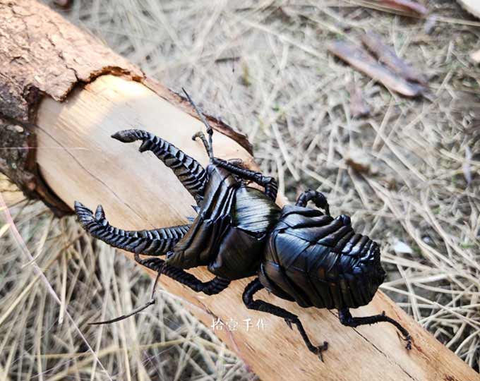 handmade-stag-beetle-paml-leaf A