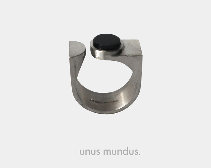 unus-mundus-20aw-arbitrary-door A