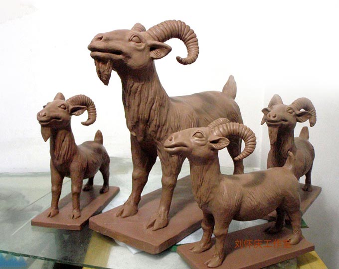clay-sculpture-the-sheep-handmade