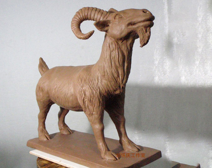 clay-sculpture-the-sheep-handmade C