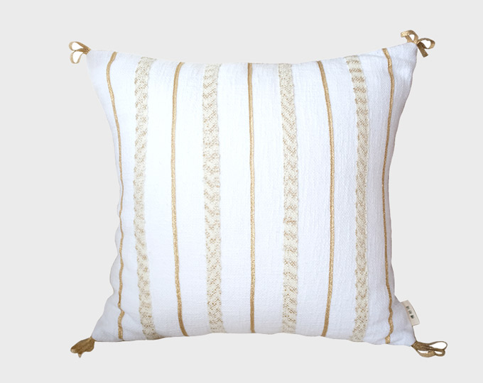 cushion-and-pillows-with-original D