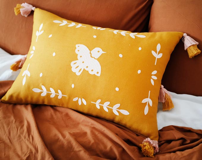 emboridery-cushion-and-pillows B