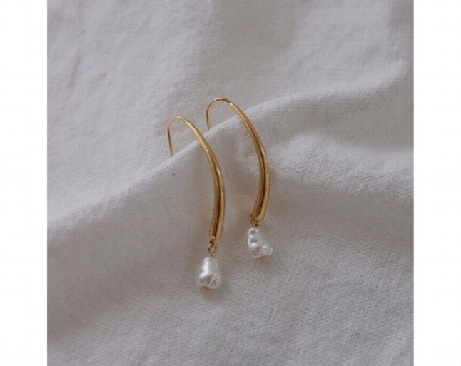 drop-pearl-gold-hook-earrings A