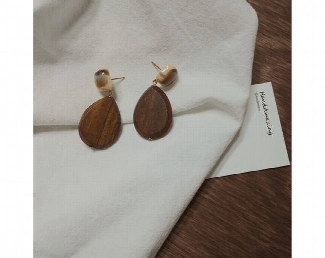 vintage-wood-dangle-earrings A