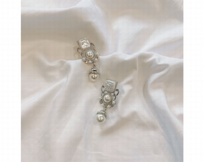intaglio-pearl-earrings D