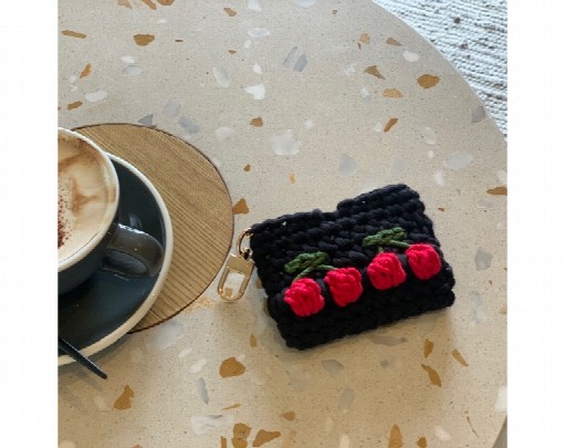 cherry-crochet-mini-purse