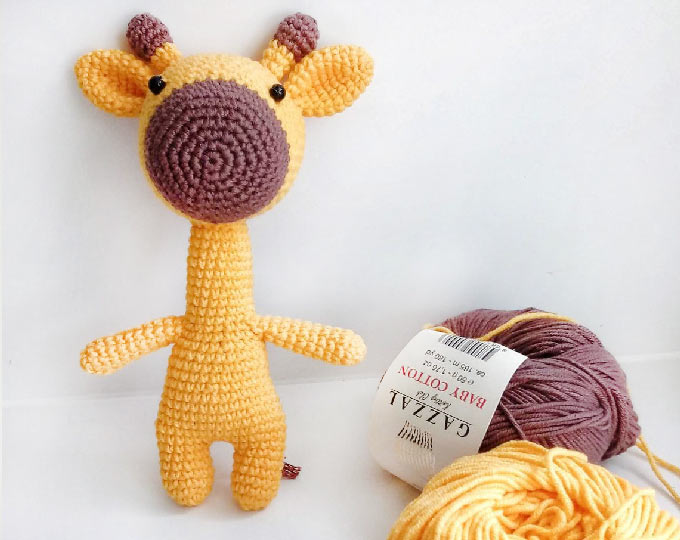 giraffe-crochet-giftnitted-giraffe