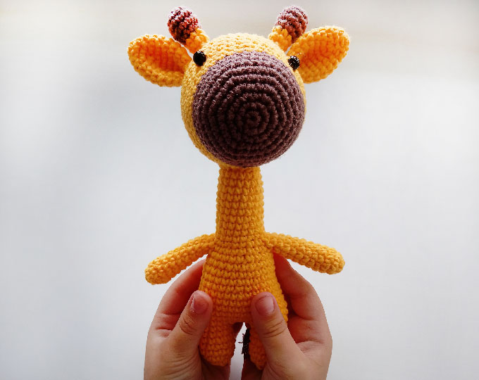 giraffe-crochet-giftnitted-giraffe A