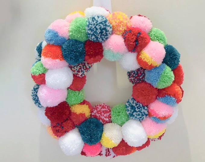 multicolored-pompom-wreath B