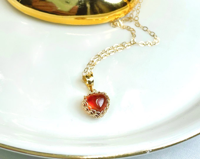garnet-necklace-heart-shape
