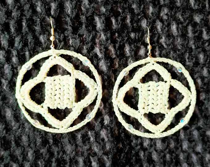 Crochet-white-sparkling-earrings B