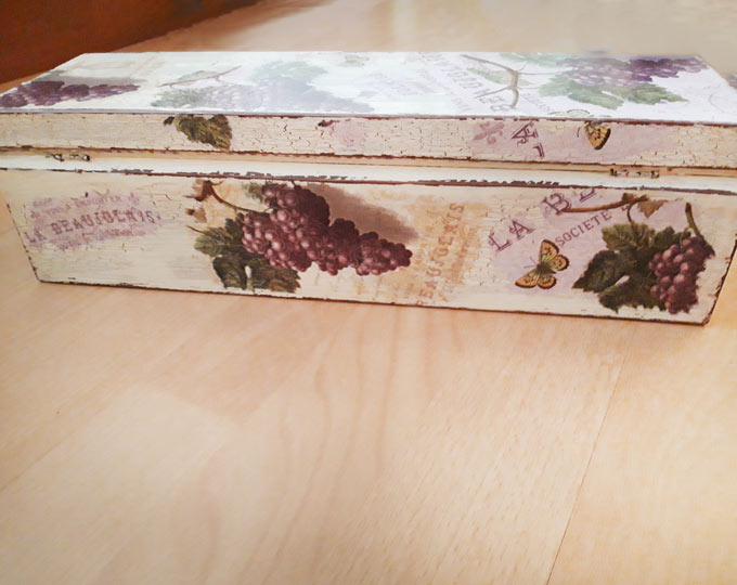 Decorated-natural-wood-wine-box-A