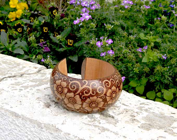 Wood-burned-wooden-bangle-bracelet