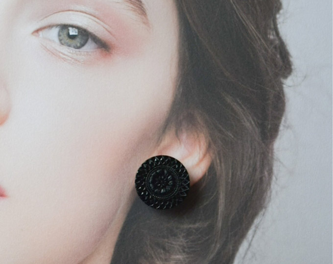 chic-vintage-button-earrings B