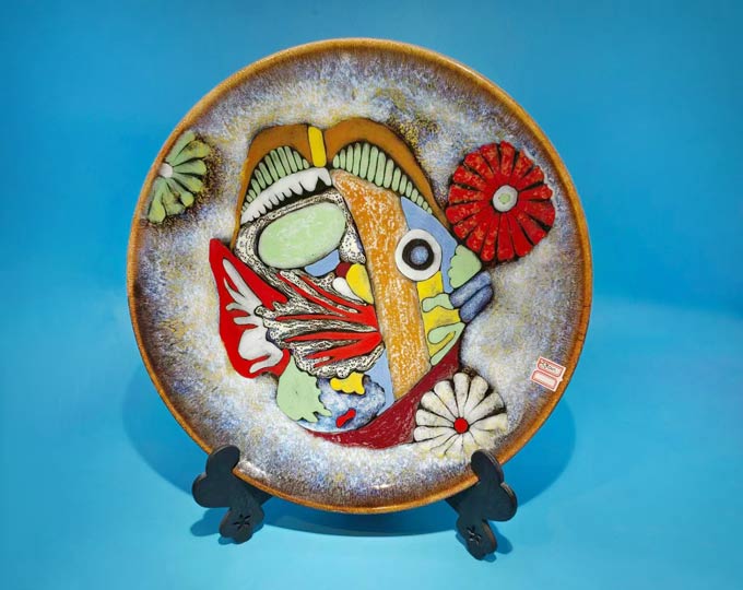 Fambe-plate-with-design-of-fish