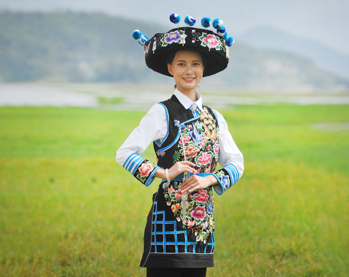 Tujie-traditional-dress-set-of-the C