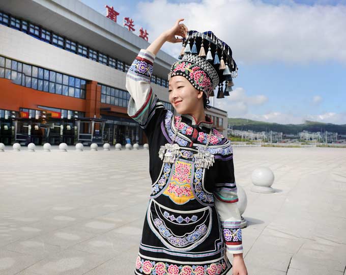 Yijie-traditional-dress-set-of-the A