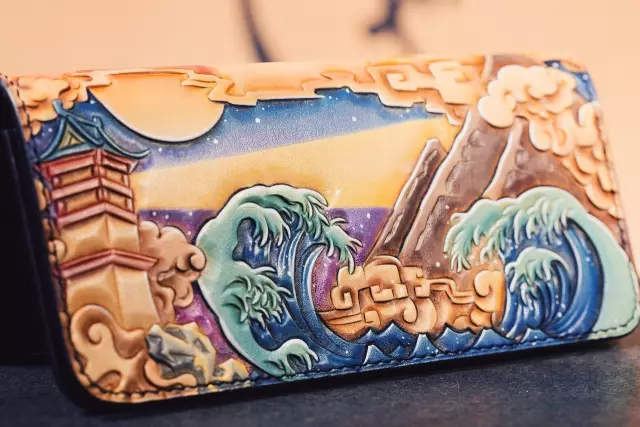 11 GeYe Carving Leather Handmade Wallet