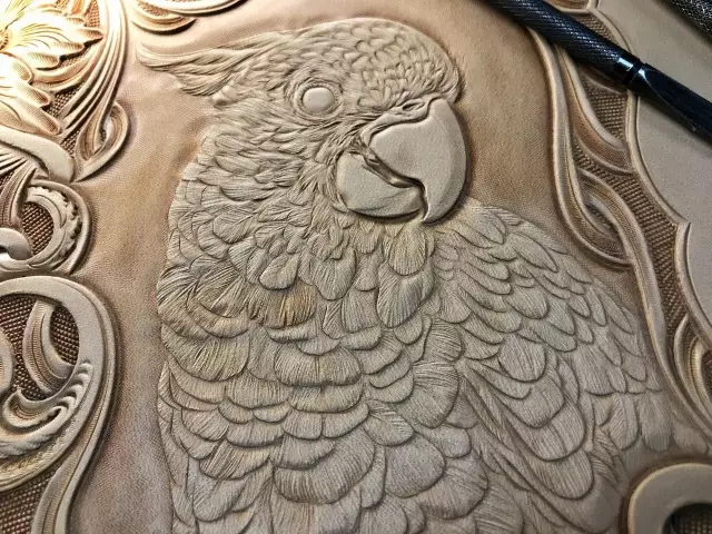 22 GeYe Carving Leather Handmade Parrot