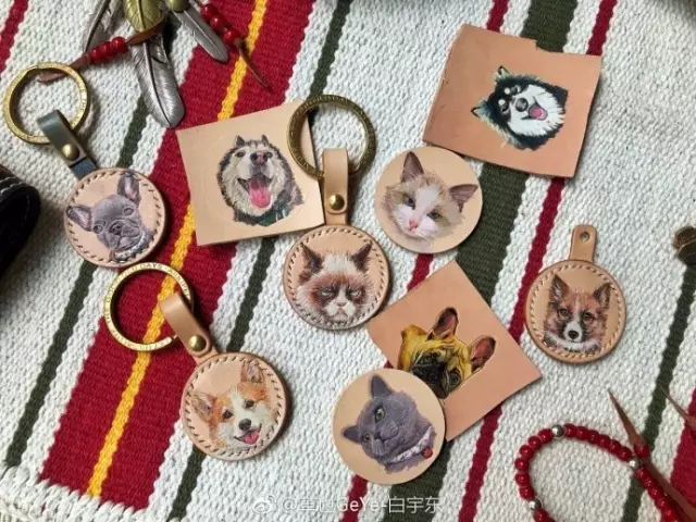 42 GeYe Carving Leather Handmade Cats Key Chain