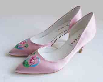ladys-silk-shoes-with-embroidery