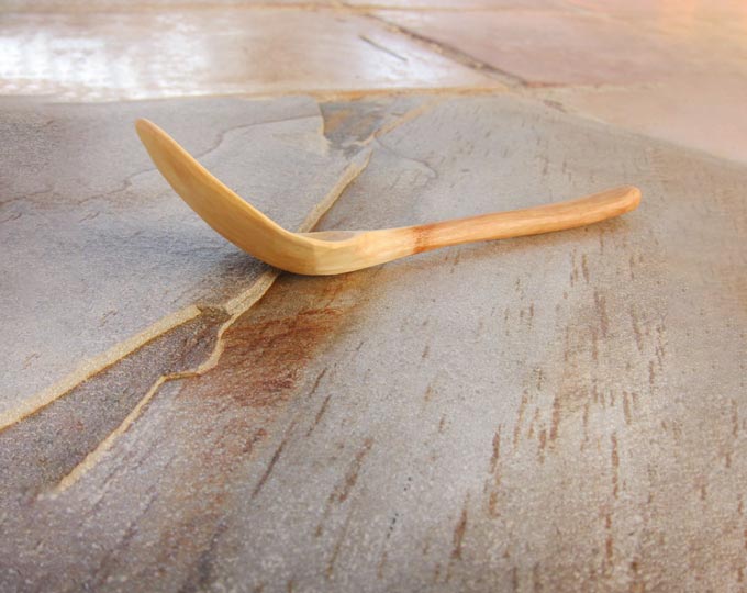 hand-carved-spoon-olive-bent