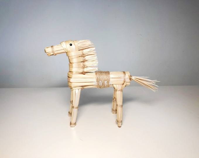 wheat-straw-horse-handmade-straw A