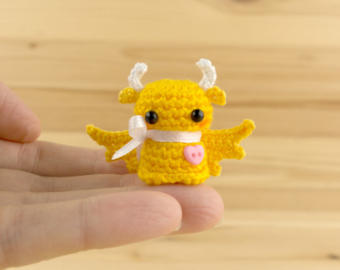 Dragon-figurine-Tiny-yellow-dragon