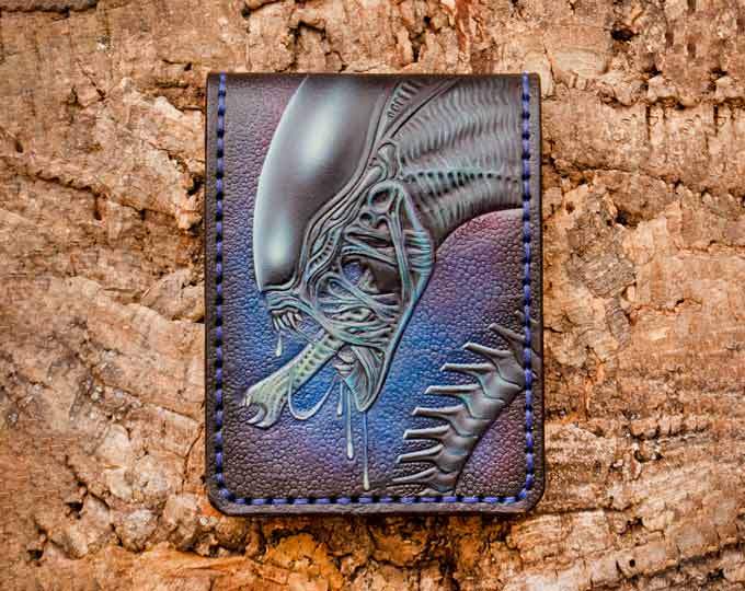 Leather-wallet-with-a-Xenomorph