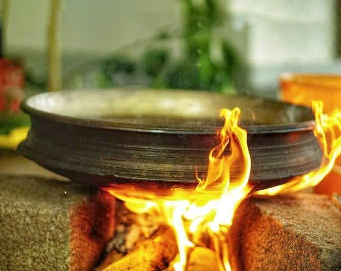 south-Indian-seasoned-Bronze-cookin