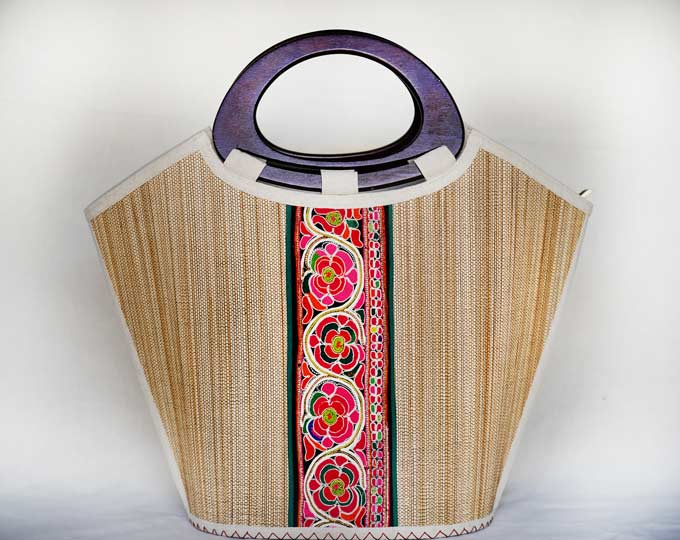 Bamboo-handbag-with-seed-embroider